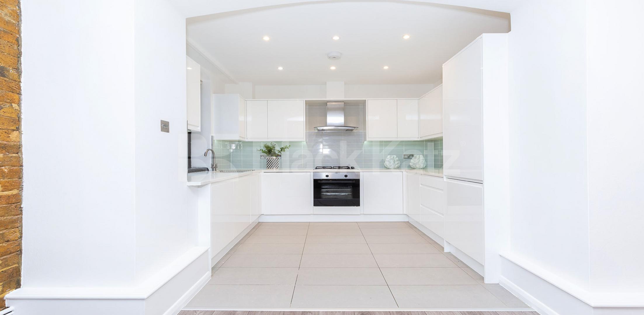 			3 Bedroom, 1 bath, 1 reception Apartment			 SPRINGFIELD HOUSE LOFTS-TYSSEN STREET, DALSTON E8